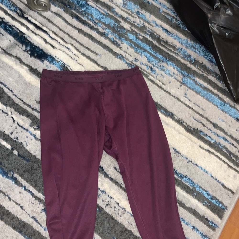 XTEC size XL 100% polyester burgundy purple leggings. super warm.